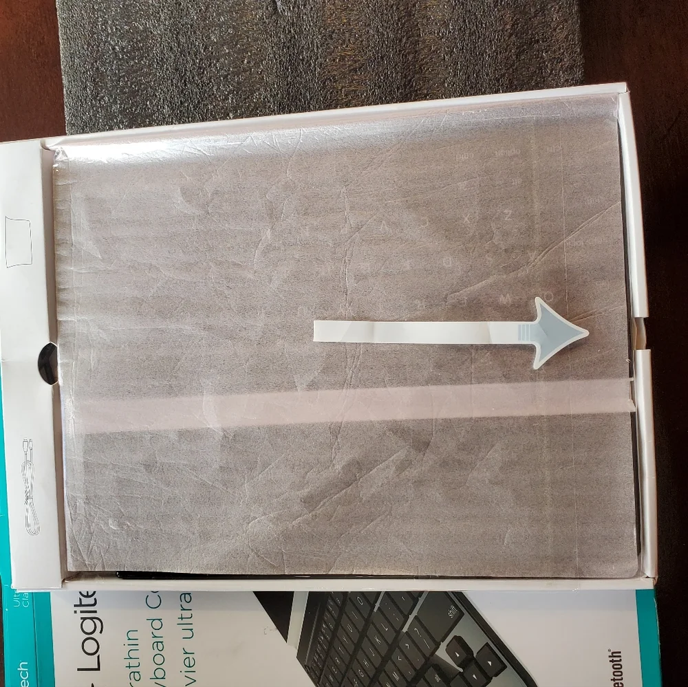 Logitech ultralight ipad bluetooth keyboard